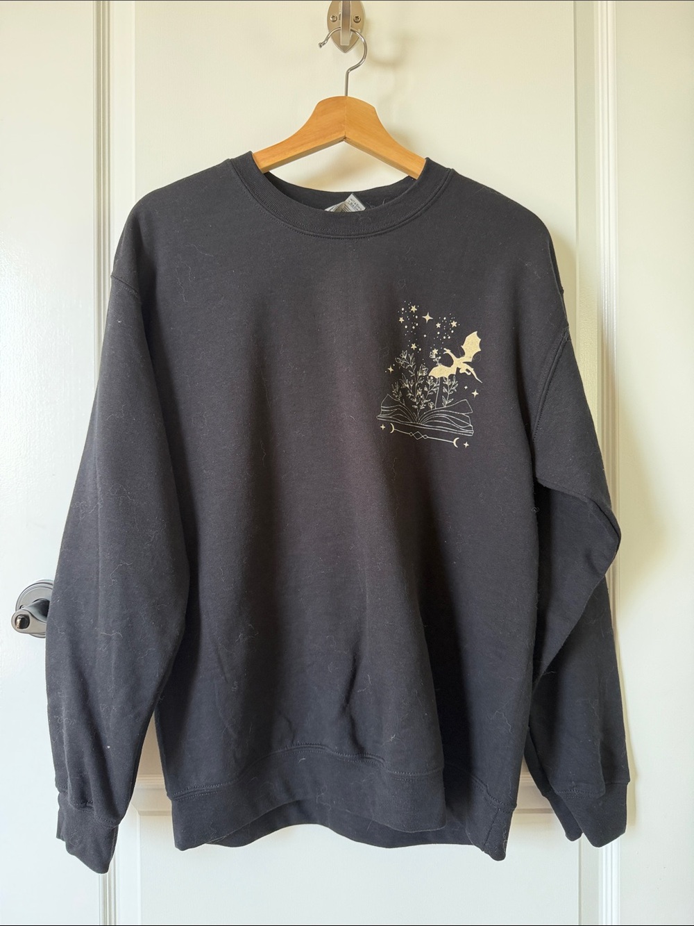 Black Romantasy Graphic Crewneck Sweater